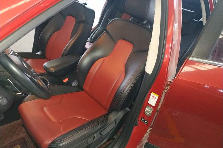 Used Haval H2s 2017 Blue Label 1.5T Dual-Clutch Luxury Model Left Front Seat