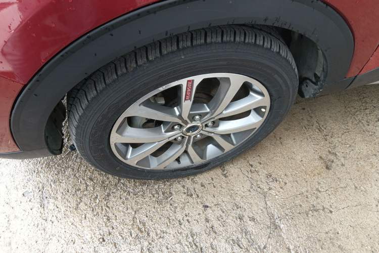 Used Haval H2s 2017 Red-Label 1.5T Dual-Clutch Luxury Model Left Front Wheel Hub
