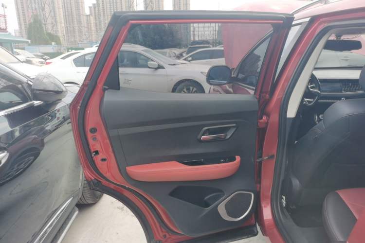 Used Haval H2s 2017 Red-Label 1.5T Manual Elite Model Left Rear Door Interior