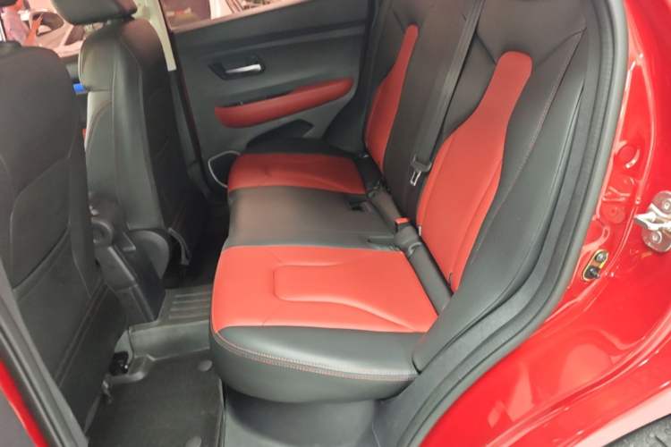 Used Haval H2s 2017 Blue Label 1.5T Dual-Clutch Elite Model Left Rear Seat