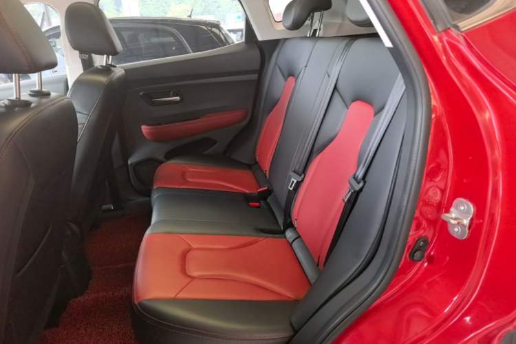 Used Haval H2s 2017 Red-Label 1.5T Dual-Clutch Luxury Model Left Rear Seat