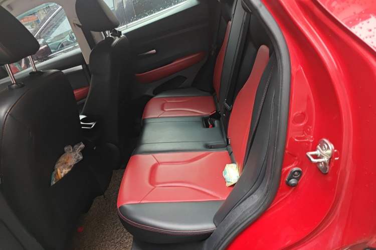 Used Haval H2s 2017 Red-Label 1.5T Dual-Clutch Luxury Model Left Rear Seat