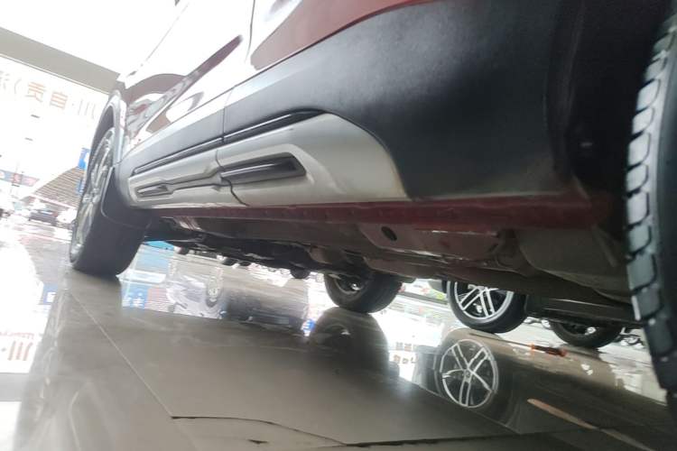 Used Haval H2s 2017 Red-Label 1.5T Dual-Clutch Elite Model Left Side Sill