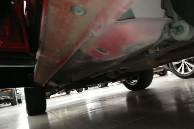 Used Haval H2s 2017 Red-Label 1.5T Dual-Clutch Comfort Model Left Side Sill