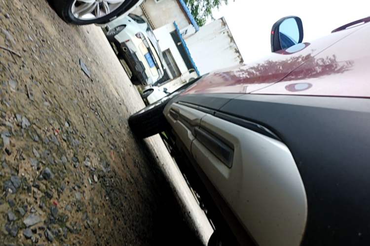 Used Haval H2s 2017 Red-Label 1.5T Manual Elite Model Left Side Sill