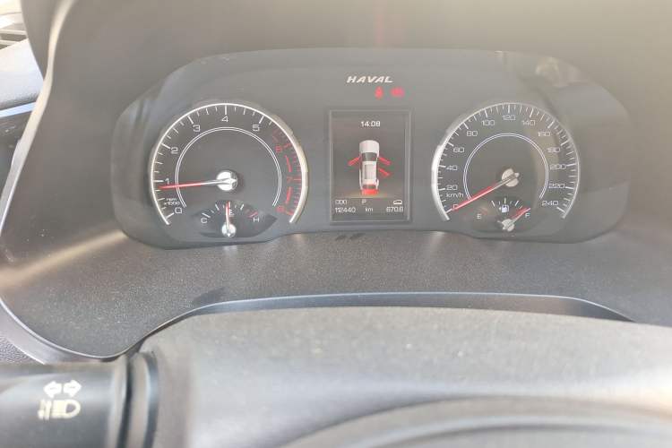 Used Haval H2s 2017 Red-Label 1.5T Dual-Clutch Elite Model Odometer Close Up