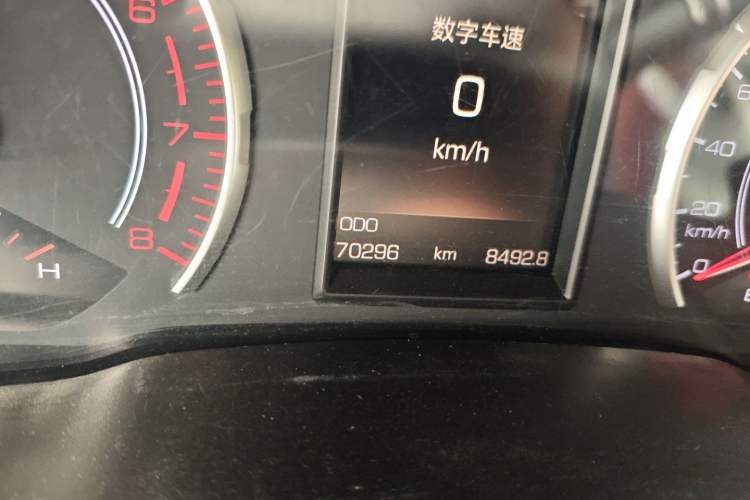 Used Haval H2s 2017 Blue Label 1.5T Manual Elite Model Odometer Close Up