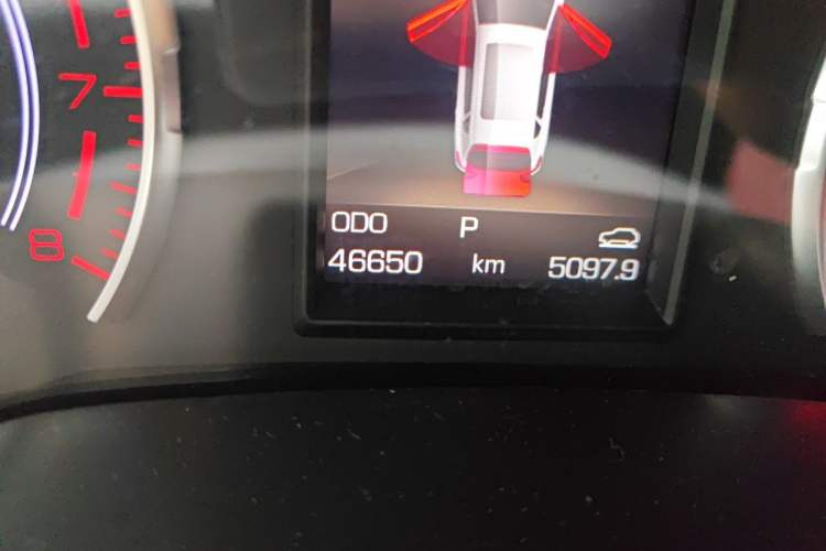 Used Haval H2s 2017 Red-Label 1.5T Dual-Clutch Luxury Model Odometer Close Up