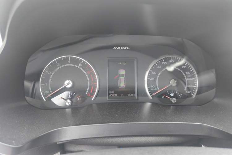 Used Haval H2s 2017 Red-Label 1.5T Dual-Clutch Luxury Model Odometer Close Up