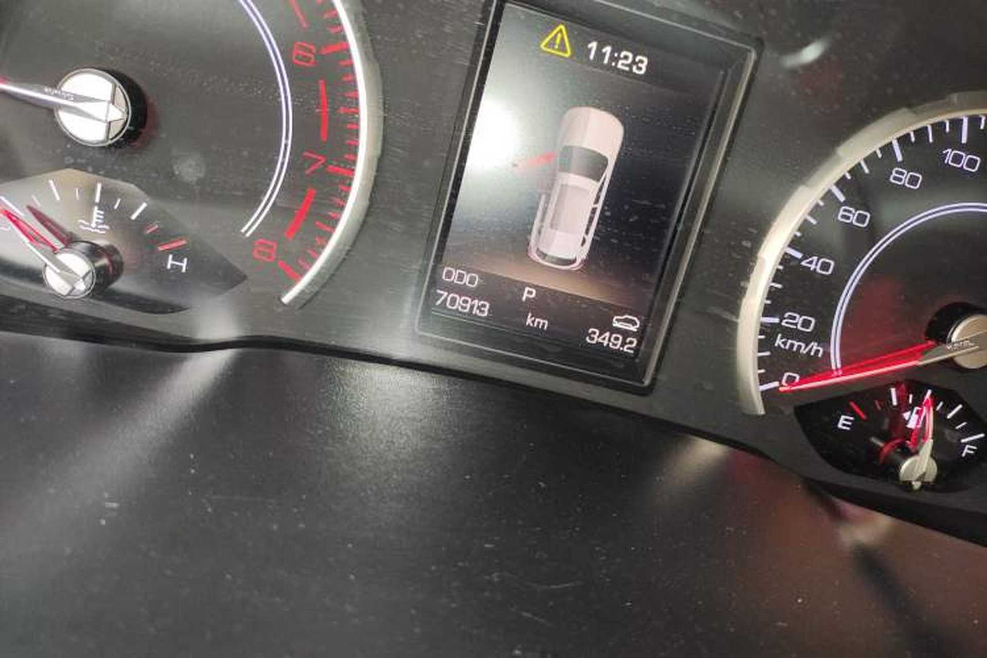 Used Haval H2s 2017 Red-Label 1.5T Dual-Clutch Luxury Model Odometer Close Up