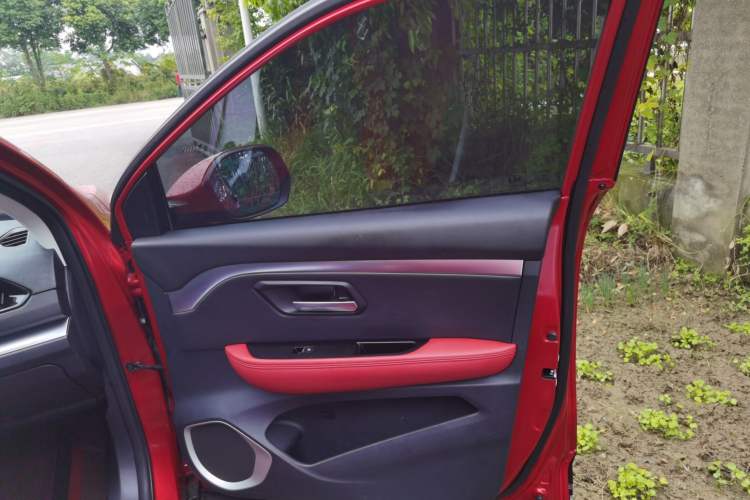 Used Haval H2s 2017 Red-Label 1.5T Dual-Clutch Elite Model Right Front Door Interior