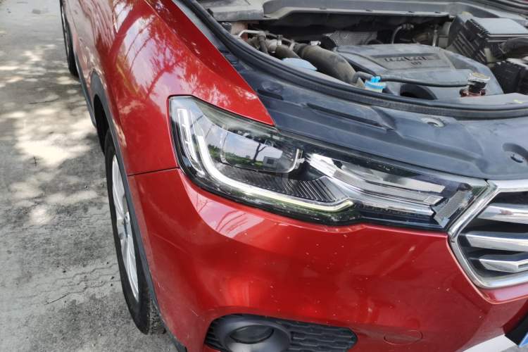 Used Haval H2s 2017 Blue Label 1.5T Dual-Clutch Comfort Model Right Front Headlight