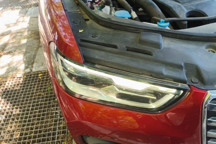 Used Haval H2s 2017 Red-Label 1.5T Dual-Clutch Luxury Model Right Front Headlight