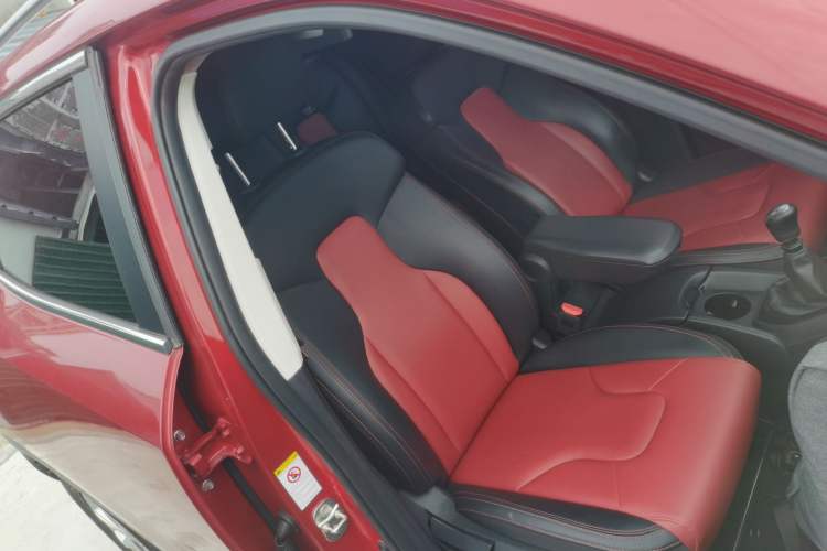 Used Haval H2s 2017 Red-Label 1.5T Manual Elite Model Right Front Seat