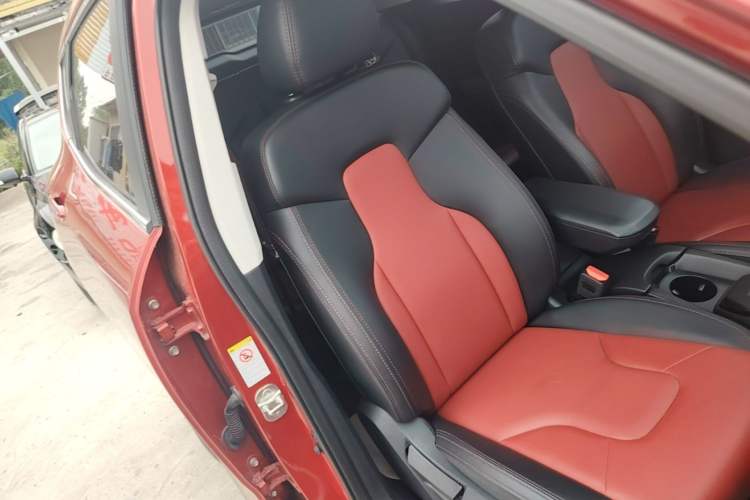 Used Haval H2s 2017 Red-Label 1.5T Dual-Clutch Elite Model Right Front Seat