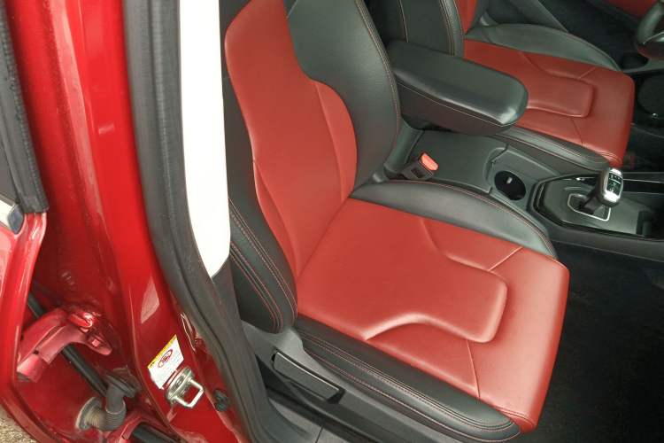 Used Haval H2s 2017 Red-Label 1.5T Dual-Clutch Luxury Model Right Front Seat