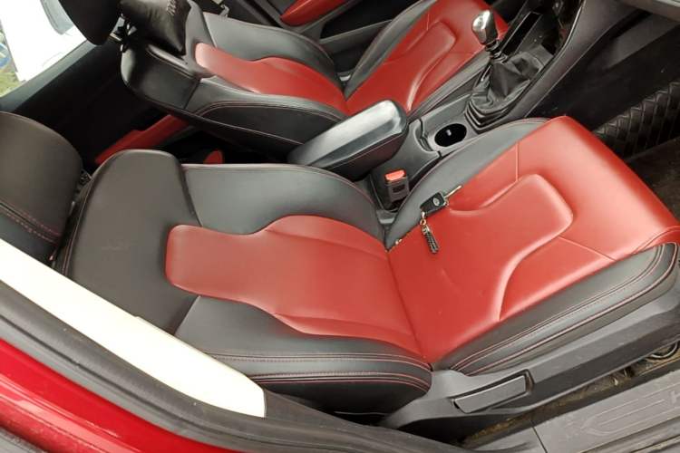 Used Haval H2s 2017 Red-Label 1.5T Manual Elite Model Right Front Seat