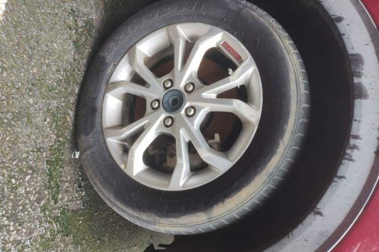 Used Haval H2s 2017 Red-Label 1.5T Dual-Clutch Elite Model Right Front Wheel Hub