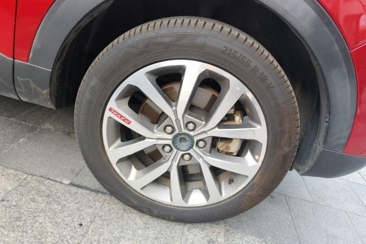 Used Haval H2s 2017 Red-Label 1.5T Dual-Clutch Luxury Model Right Front Wheel Hub