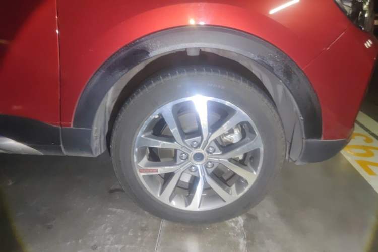 Used Haval H2s 2017 Red-Label 1.5T Dual-Clutch Luxury Model Right Front Wheel Hub