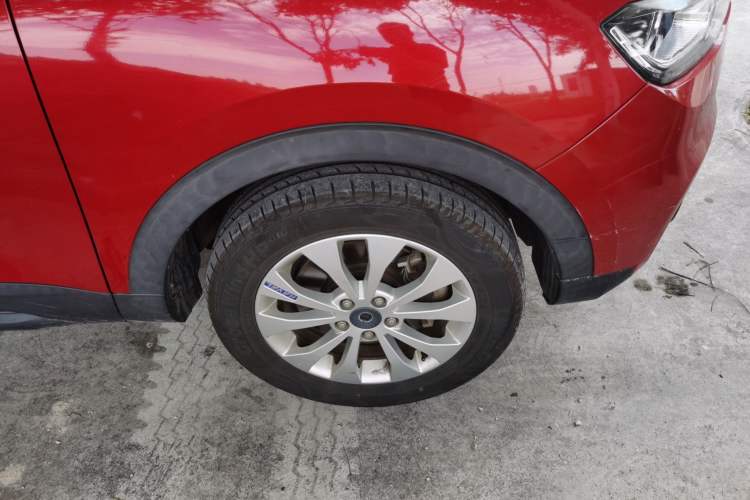Used Haval H2s 2017 Blue Label 1.5T Dual-Clutch Comfort Model Right Front Wheel Hub