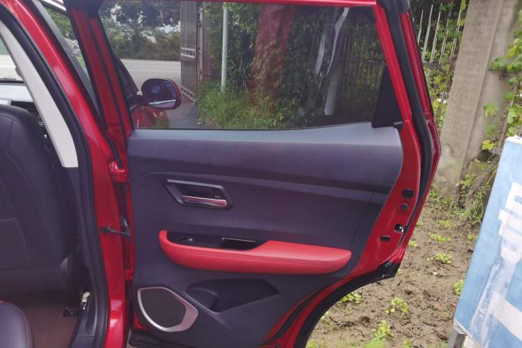 Used Haval H2s 2017 Red-Label 1.5T Dual-Clutch Elite Model Right Rear Door Interior