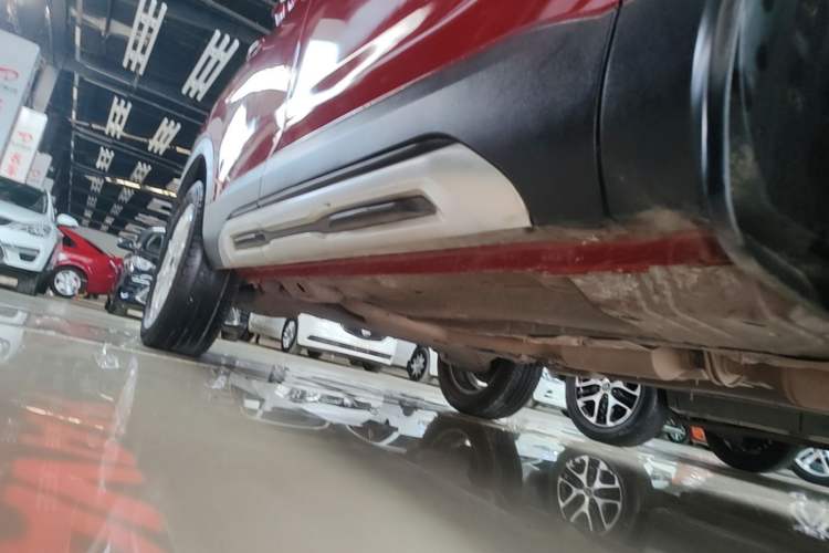 Used Haval H2s 2017 Red-Label 1.5T Dual-Clutch Elite Model Right Side Sill