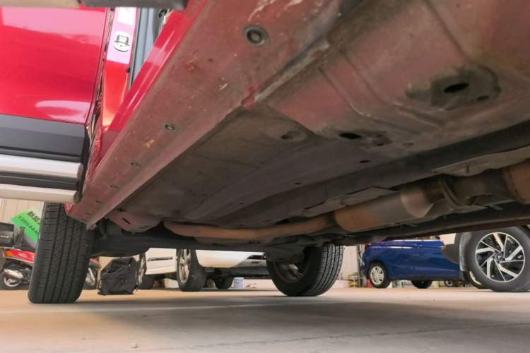 Used Haval H2s 2017 Red-Label 1.5T Dual-Clutch Luxury Model Right Side Sill
