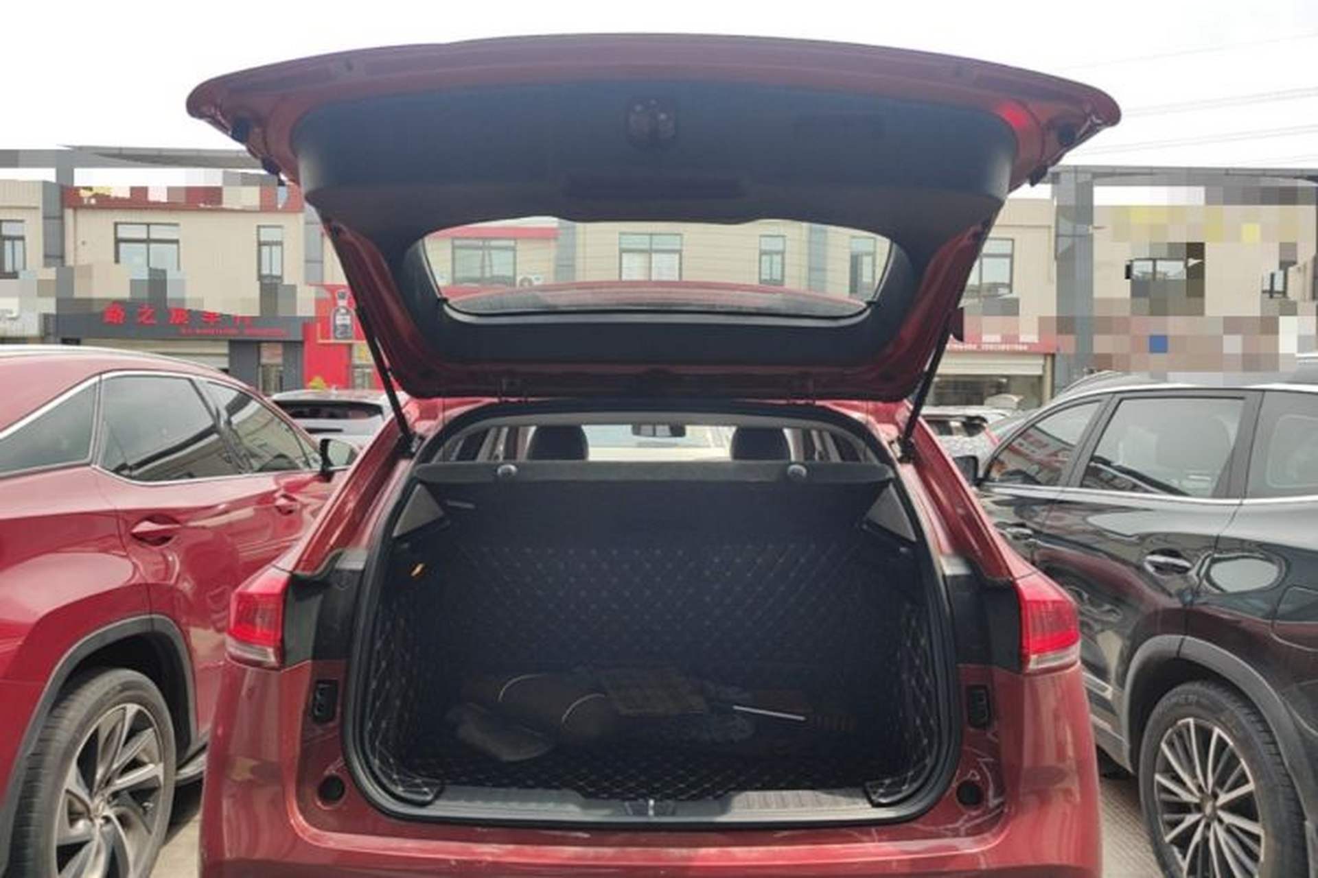 Used Haval H2s 2017 Blue Label 1.5T Dual-Clutch Luxury Model Trunk