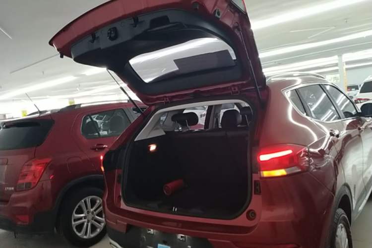 Used Haval H2s 2017 Red-Label 1.5T Dual-Clutch Comfort Model Trunk