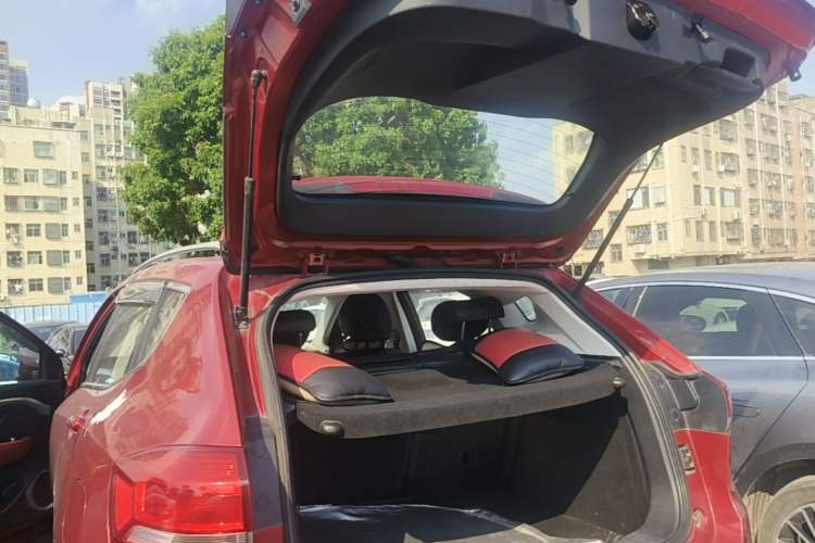 Used Haval H2s 2017 Red-Label 1.5T Dual-Clutch Elite Model Trunk