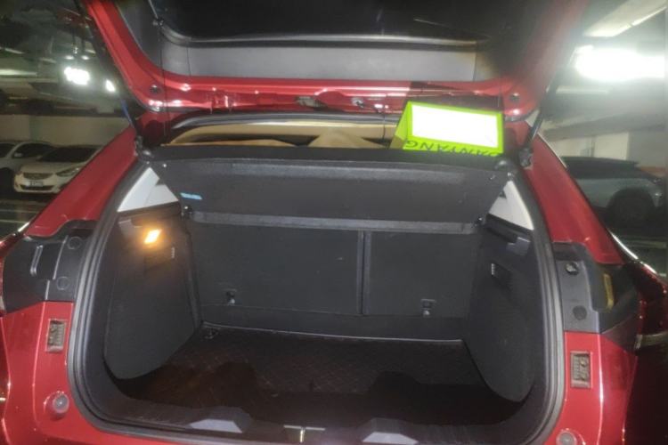 Used Haval H2s 2017 Red-Label 1.5T Dual-Clutch Luxury Model Trunk