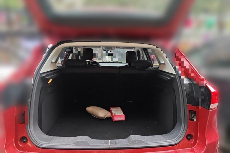 Used Haval H2s 2017 Red-Label 1.5T Dual-Clutch Luxury Model Trunk