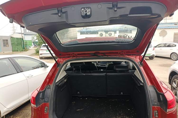 Used Haval H2s 2017 Red-Label 1.5T Manual Elite Model Trunk