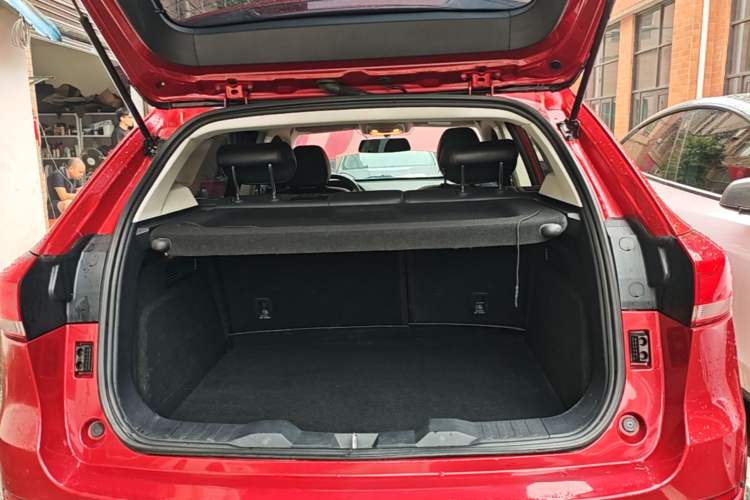 Used Haval H2s 2017 Red-Label 1.5T Dual-Clutch Elite Model Trunk