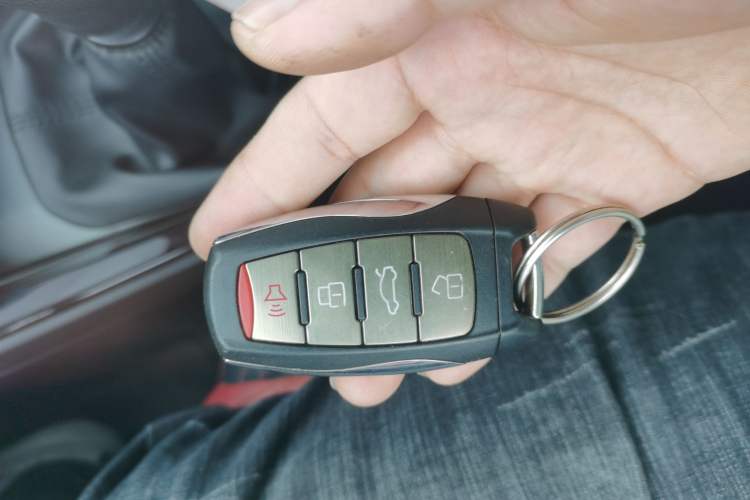 Used Haval H2s 2017 Red-Label 1.5T Manual Elite Model Vehicle Key
