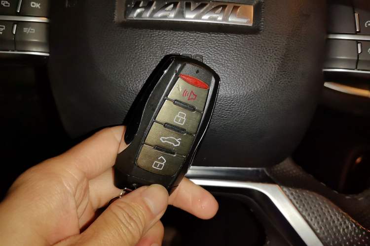Used Haval H2s 2017 Red-Label 1.5T Dual-Clutch Elite Model Vehicle Key