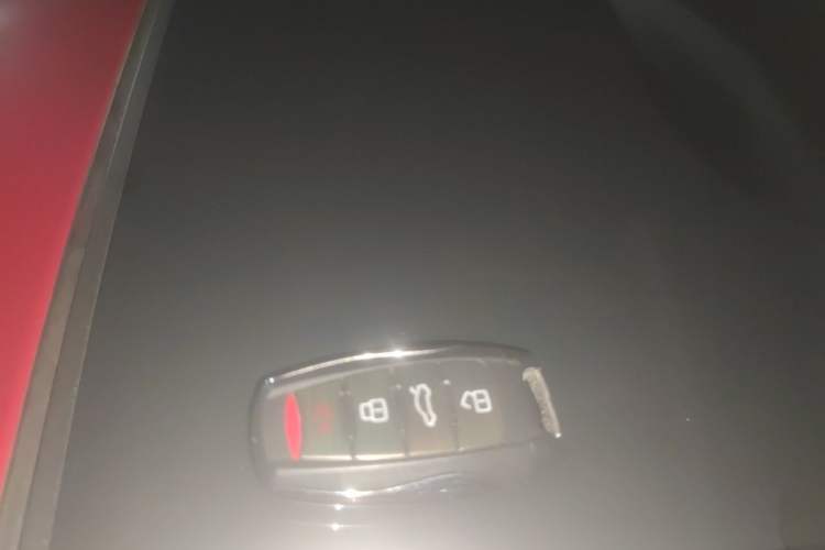 Used Haval H2s 2017 Red-Label 1.5T Dual-Clutch Luxury Model Vehicle Key