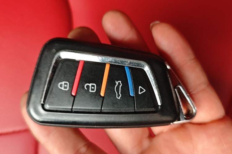 Used Haval H2s 2017 Red-Label 1.5T Dual-Clutch Elite Model Vehicle Key