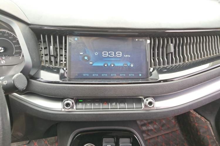 Used Haval H2s 2017 Red-Label 1.5T Dual-Clutch Comfort Model Audio And AC Panel