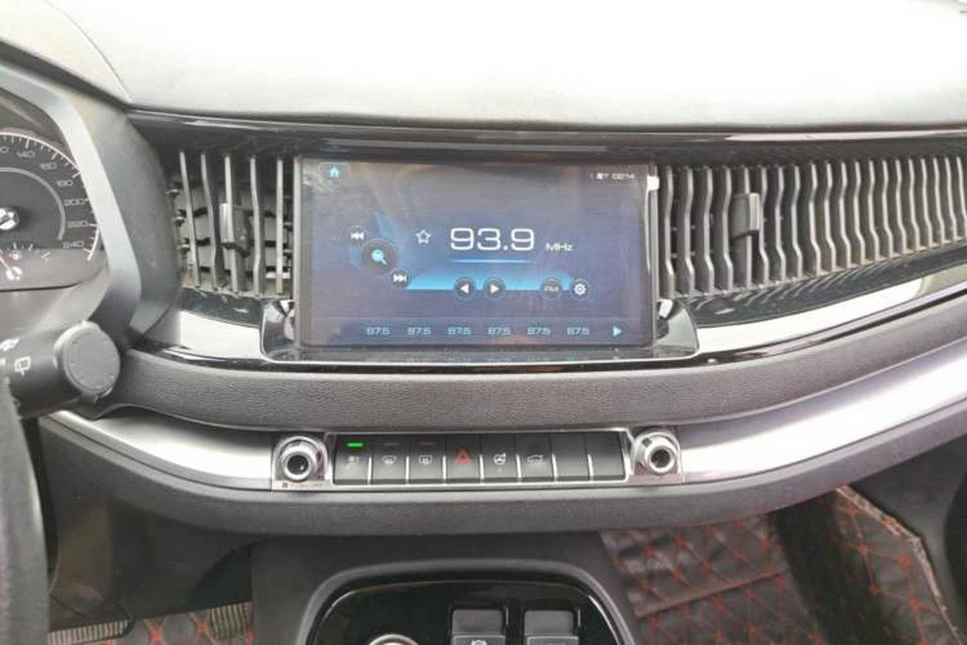 Used Haval H2s 2017 Red-Label 1.5T Dual-Clutch Comfort Model Audio And AC Panel