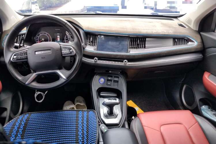 Used Haval H2s 2017 Blue Label 1.5T Dual-Clutch Elite Model Center Console