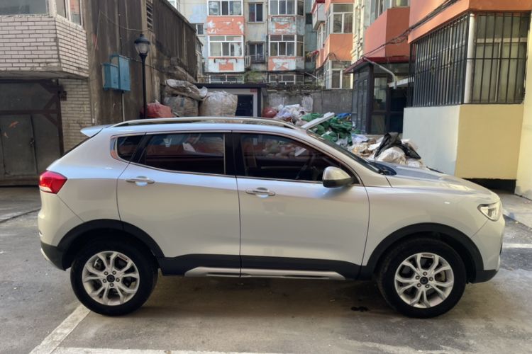 Used Haval H2s 2017 Red-Label 1.5T Dual-Clutch Elite Model Exterior 2