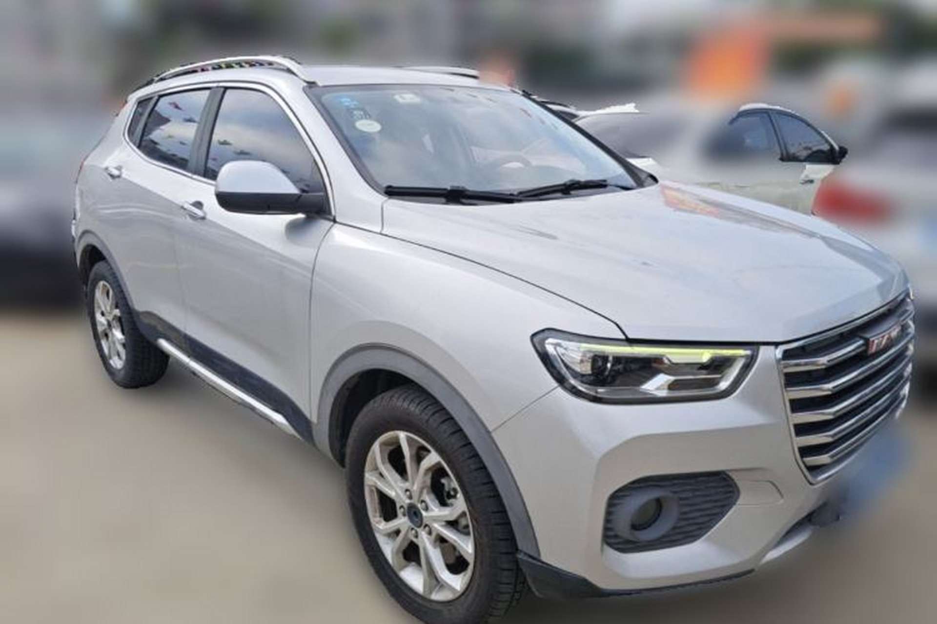 Used Haval H2s 2017 Red-Label 1.5T Dual-Clutch Comfort Model Front Right 45 Deg