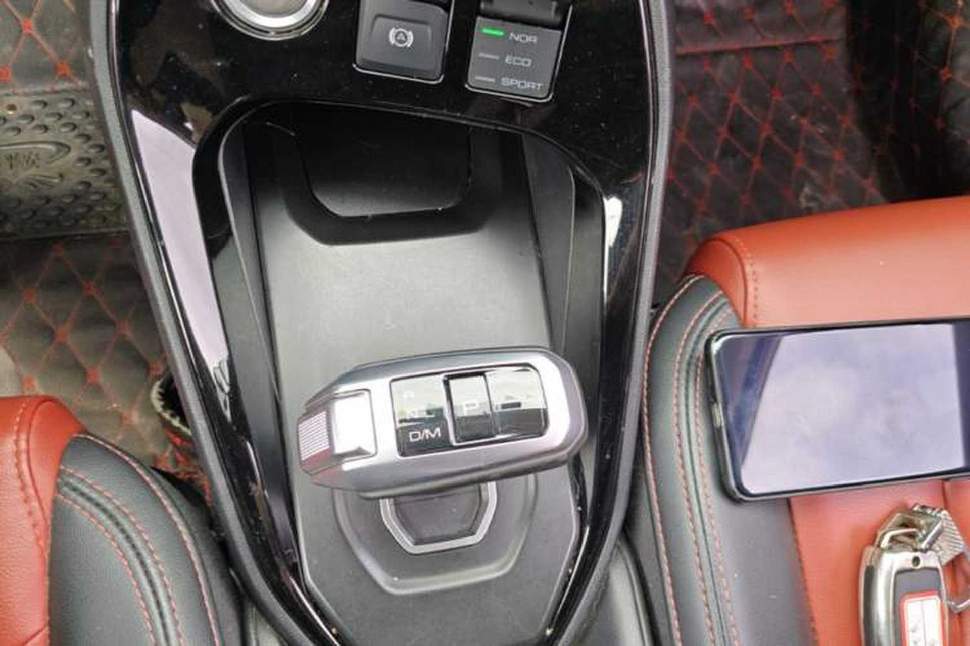 Used Haval H2s 2017 Red-Label 1.5T Dual-Clutch Comfort Model Gear Lever