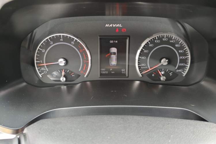 Used Haval H2s 2017 Red-Label 1.5T Dual-Clutch Comfort Model Odometer Close Up