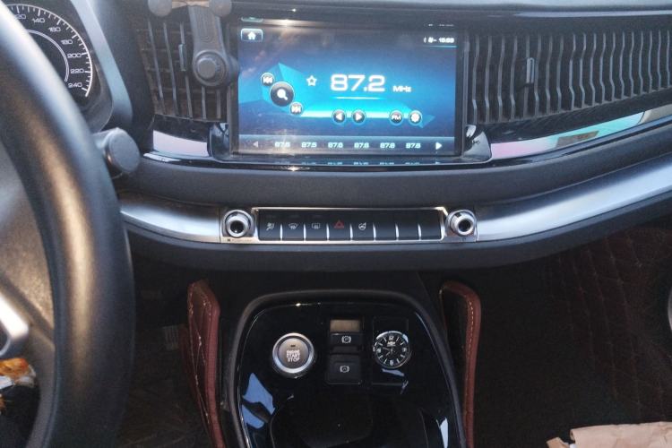 Used Haval H2s 2017 Blue Label 1.5T Manual Comfort Edition Audio And AC Panel