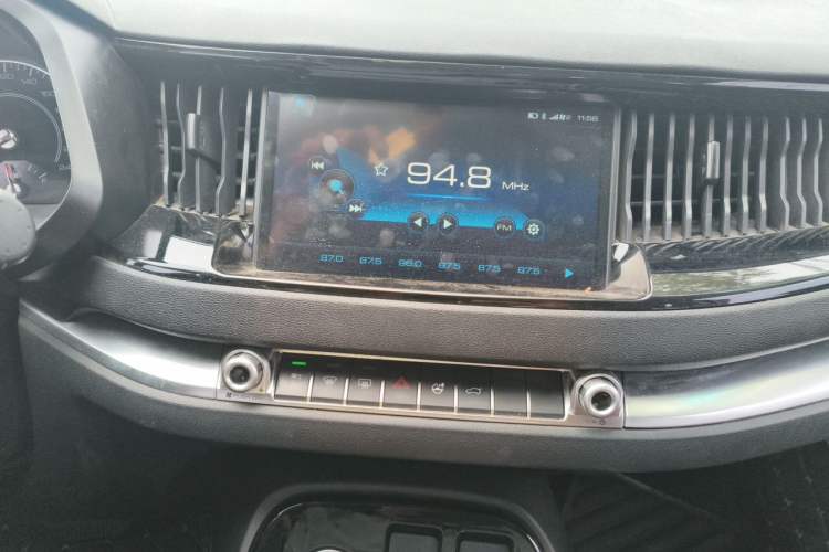 Used Haval H2s 2017 Red-Label 1.5T Dual-Clutch Elite Model Audio And AC Panel