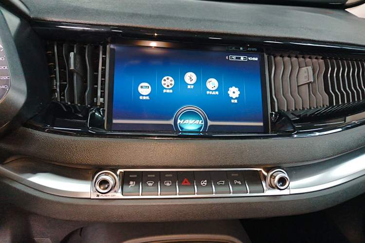 Used Haval H2s 2017 Red-Label 1.5T Dual-Clutch Luxury Model Audio And AC Panel