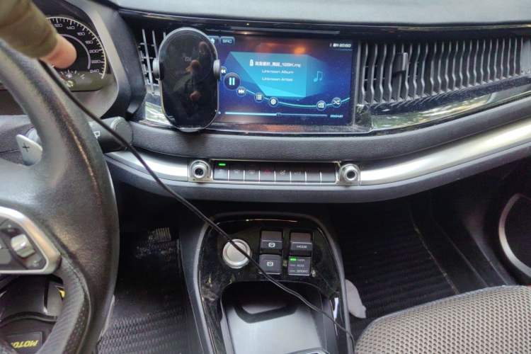 Used Haval H2s 2017 Red-Label 1.5T Dual-Clutch Elite Model Audio And AC Panel